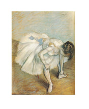 Edgar Degas Danseuse nouant son brodequin Art Print 24x30cm | Yourdecoration.co.uk
